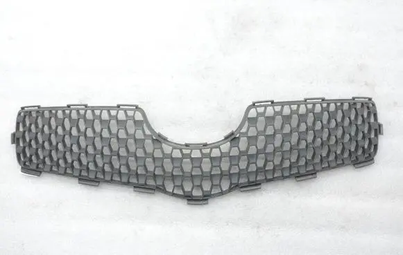 Toyota Yaris Front bumper upper radiator grill 531110D140