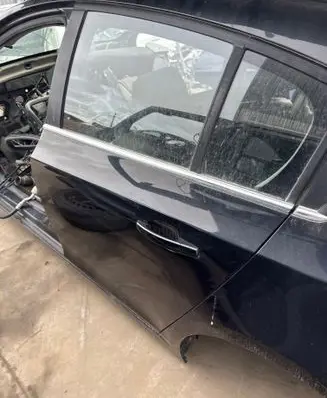 Chevrolet Cruze Rear door
