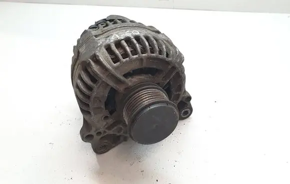 Volkswagen PASSAT B6 Generator/alternator 13420610 VY18J23