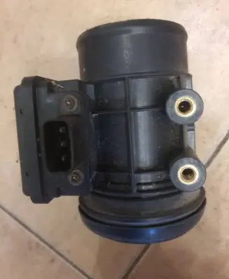 Mazda 323 Mass air flow meter E5T51171 B3H7 6111