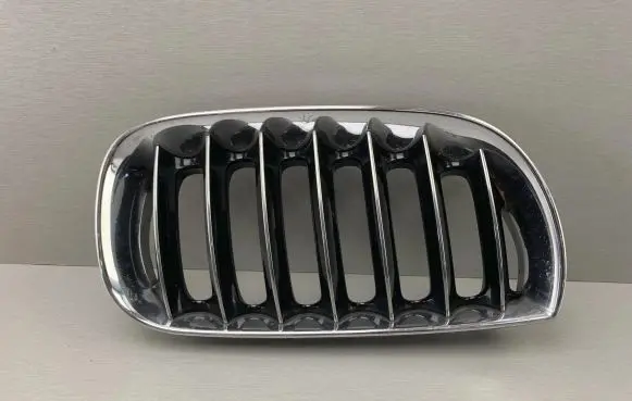 BMW X3 E83 Front bumper upper radiator grill 51133414904 3414904