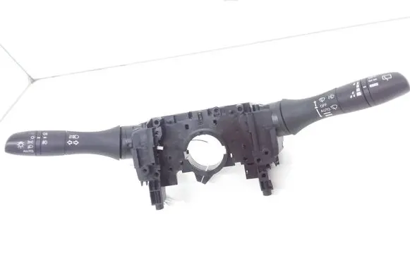Nissan Pulsar Wiper turn signal indicator stalk/switch 15X13SN1
