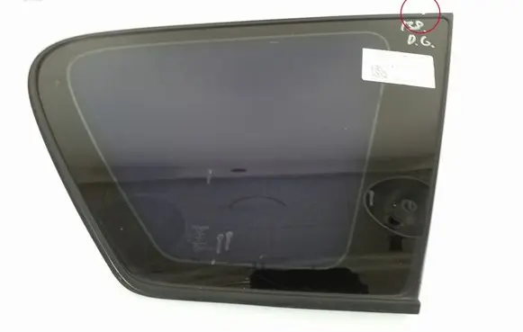 Toyota Avensis Verso Rear side window 61667-14030