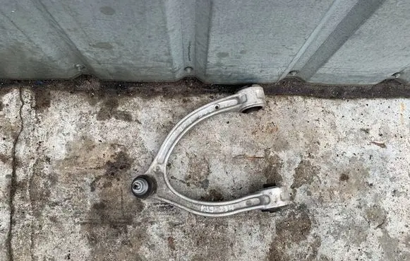 Mercedes-Benz C W205 Front upper control arm/wishbone 
