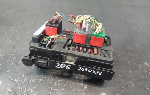 Peugeot 206 BSM Control unit 9643498780 964349878000