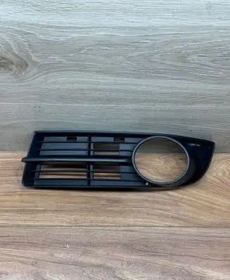 Volkswagen Touran I Front bumper lower grill 1T0853665A 13404
