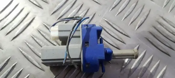 Mazda 2 Brake pedal sensor switch