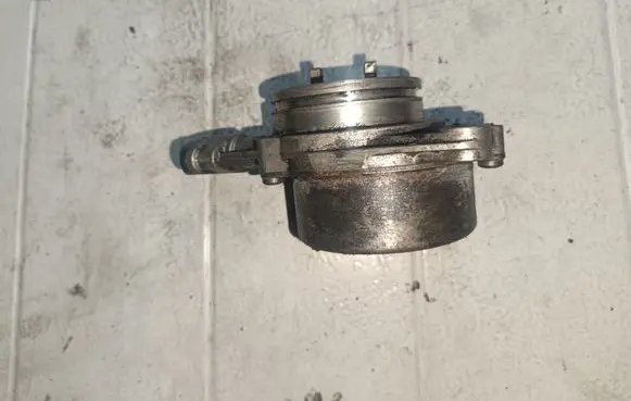 BMW 5 E39 Vacuum pump 72832700A