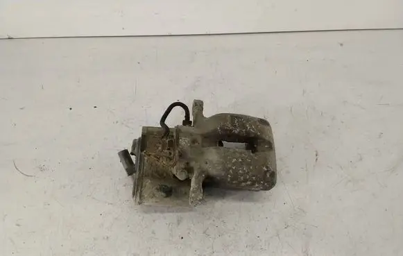 Volkswagen PASSAT B6 Rear brake caliper 610670267 1434