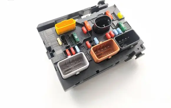 Peugeot 207 Fuse module 9664055780