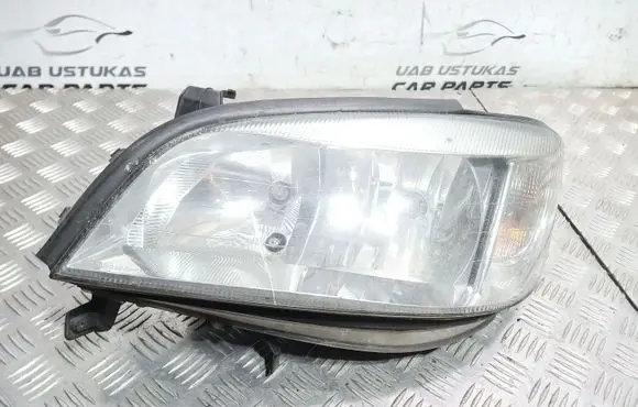 Opel Zafira A Headlight/headlamp 89100054 8017
