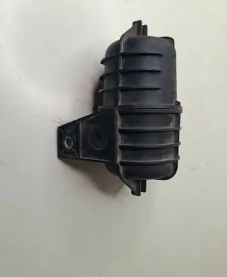 BMW 5 E39 Vacuum air tank 11652247620