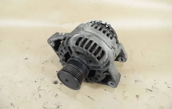 Opel Astra H Generator/alternator 0124425015 13156054
