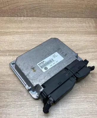 Volkswagen PASSAT B5 Engine control unit/module ECU 3B0907557 5WP4290