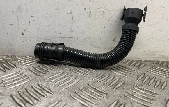 BMW 3 E90 E91 Breather hose/pipe 7803842
