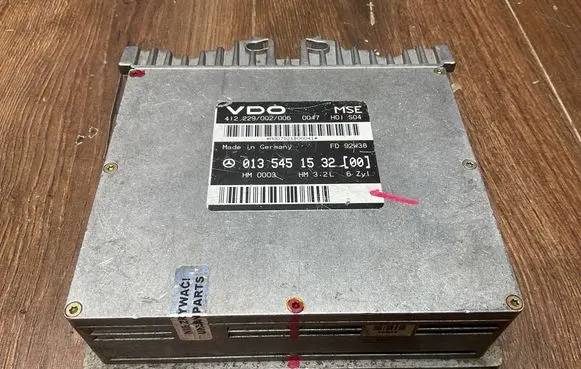 Mercedes-Benz S W140 Engine control unit/module ECU 0135451532