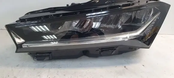 Skoda Superb B9 Headlight/headlamp 3P1941015