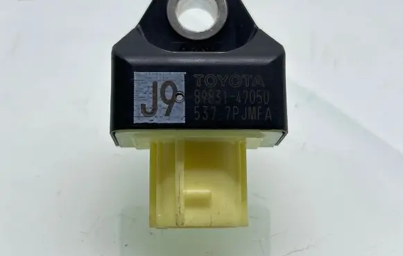 Toyota RAV 4 (XA50) Airbag deployment crash/impact sensor 8983147050 5377PJMFA