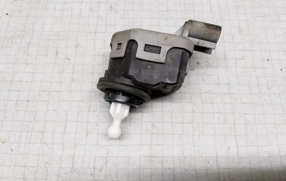 Opel Astra G Headlight level adjustment motor 90590665