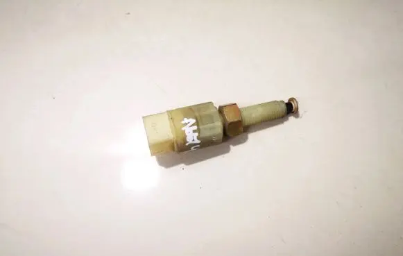 Volkswagen PASSAT B5 Brake pedal sensor switch 4a0945515a
