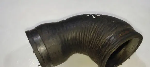 Coolant pipe/hose