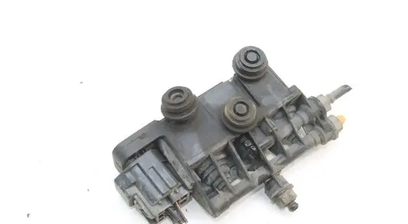 Land Rover Range Rover Sport L320 Air suspension control unit module (rear) RVH000095