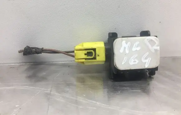 Mercedes-Benz ML W164 Airbag deployment crash/impact sensor 0038202926 030305 401371