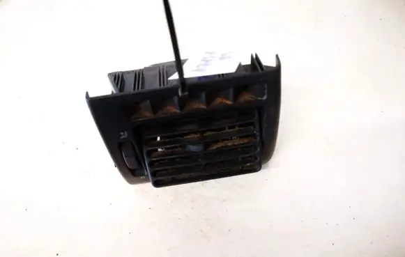 Volkswagen PASSAT B4 Dash center air vent grill 3a1819984