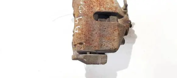 Skoda Superb B6 (3T) Front brake caliper