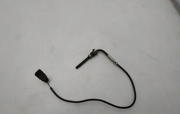 Audi A8 S8 D3 4E Oil temperature sensor 038906088A