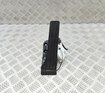 Mercedes-Benz E W213 Accelerator throttle pedal A2053000004