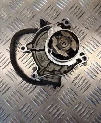 Alfa Romeo Giulietta Vacuum pump 55221325 702554000 11T0690650