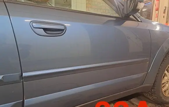 Subaru Outback Front door 33A