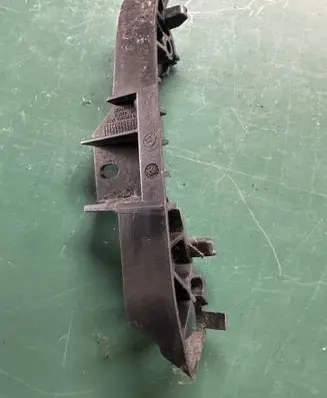 BMW 5 G30 G31 G38 Front bumper mounting bracket 7385349 15067010 51117385349