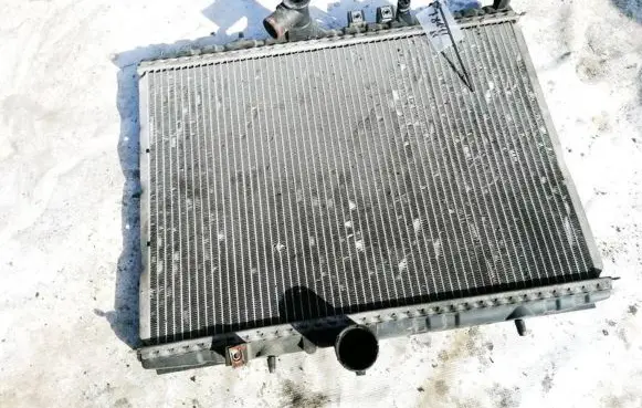 Peugeot 607 Coolant radiator