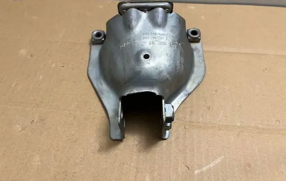 Audi A4 S4 B8 8K Engine mounting bracket 8K0399060A 8K0399060