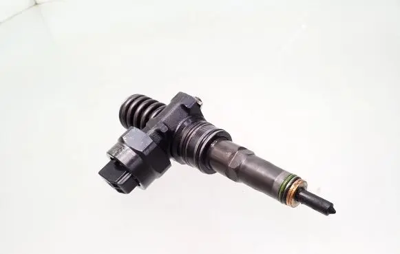 Volkswagen Sharan Fuel injector 038130073AC 0414720029