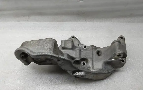 Volvo XC60 Generator/alternator bracket 31480996