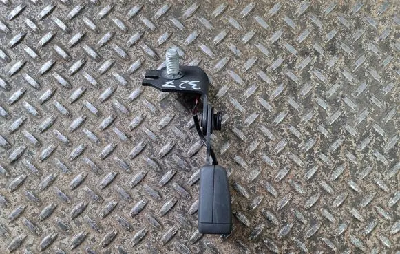 BMW 2 F44 Rear seatbelt buckle 7456285