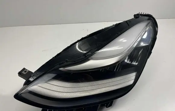 Tesla Model 3 Headlight/headlamp 107737500C 340035