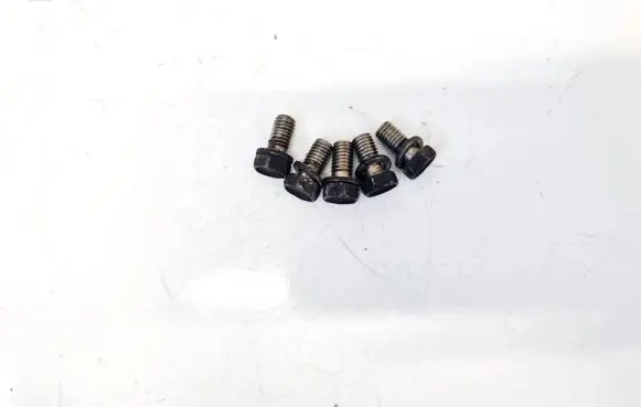 Toyota Land Cruiser (J100) Nuts/bolts 