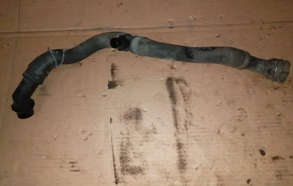 Audi A5 Engine coolant pipe/hose 8W0122293H