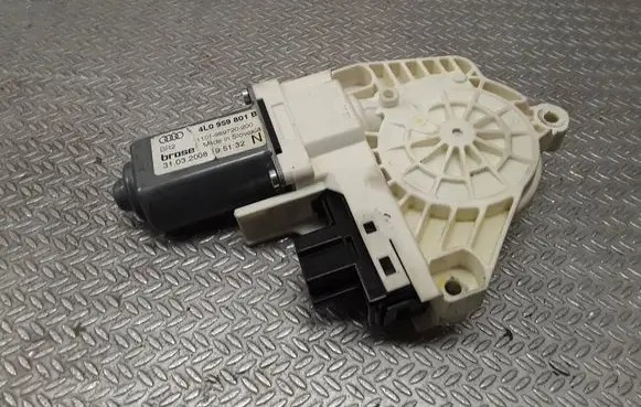 Audi Q7 4L Rear door window regulator motor 4L0959801B 1101989720200