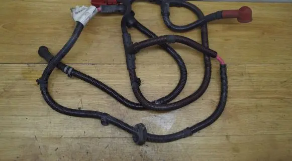 Maserati Quattroporte Positive cable (battery) 048852033F0