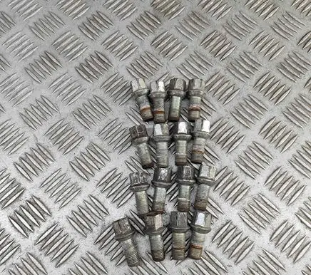 Audi A1 Nuts/bolts WHT002437
