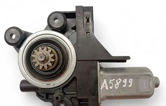 Volvo V70 Front door window regulator motor 970713102