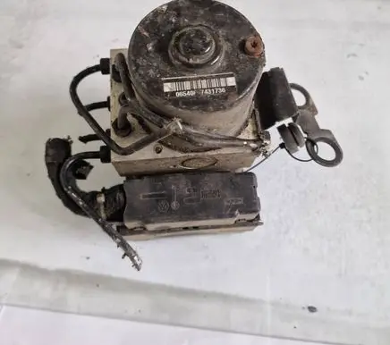 Volkswagen Golf IV ABS Pump 1C0907379K