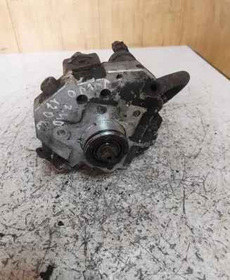 Volvo S60 Fuel injection high pressure pump 8689590 031237 0445010043