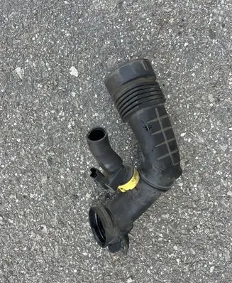 Peugeot 308 Air intake duct part 9810921180