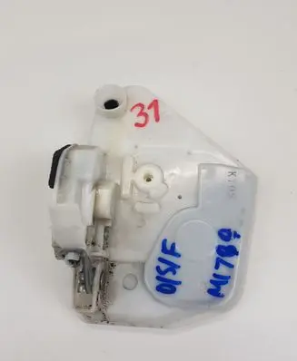Mazda 6 Front door lock J22F82R1